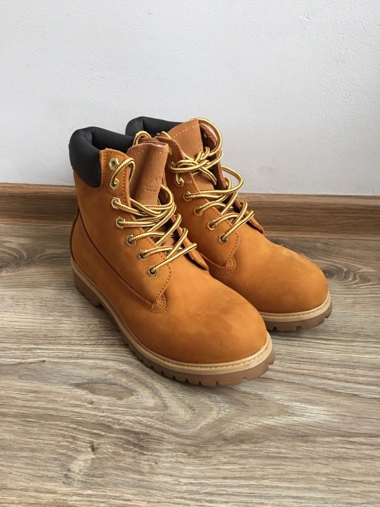 Buty bezowe trapery house botki taupe zimowe