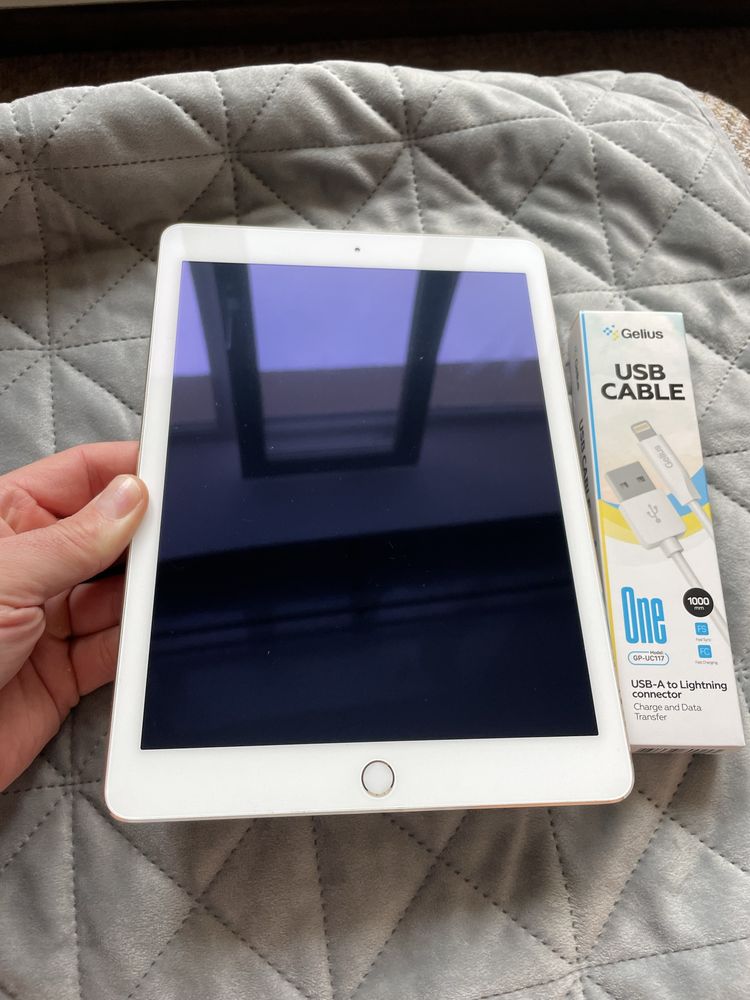 Apple iPad Air 2 память 16Gb модель А1566