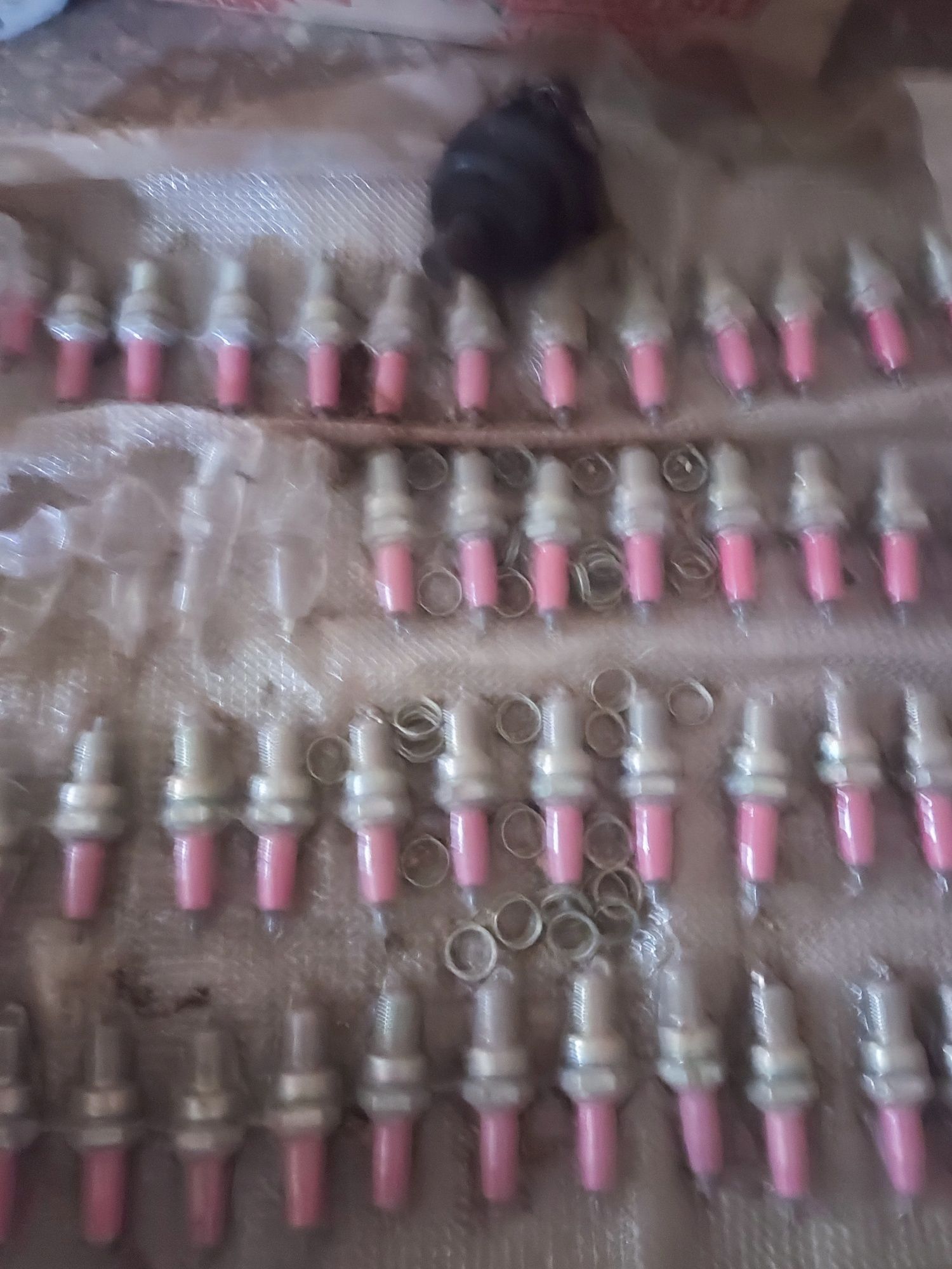 Продам свічки  нові