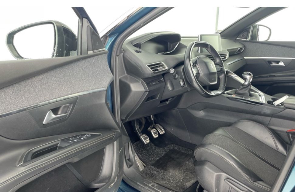 Peugeot 5008  **GT LINE** NACIONAL 7 LUG c/ Tecto Abrir Oportunidade !