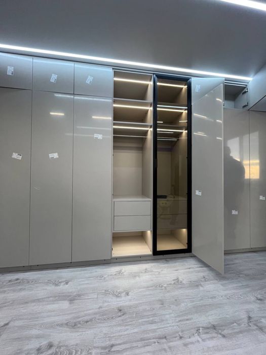 Меблі на замовлення. Виготовлення меблів. Кухні, шафи, спальні