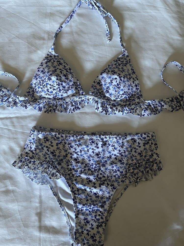 Biquini com estampa azul