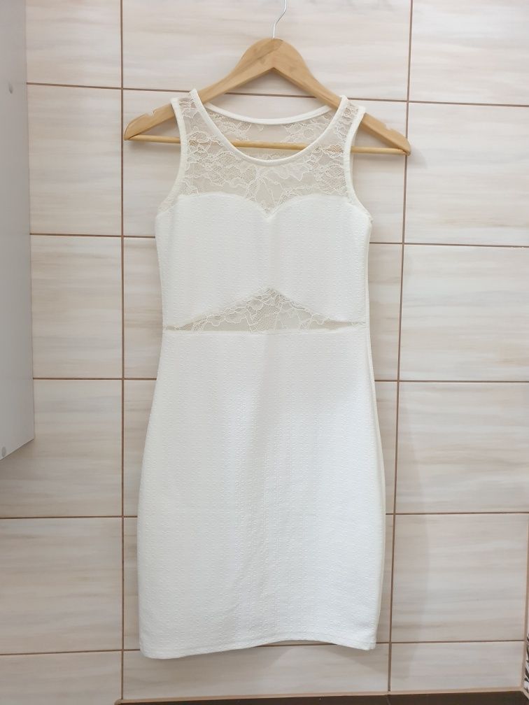 Biała kremowa sukienka koronkowa M