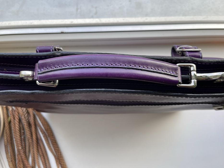 Шкіряний портфель з італії в супер кольорі.