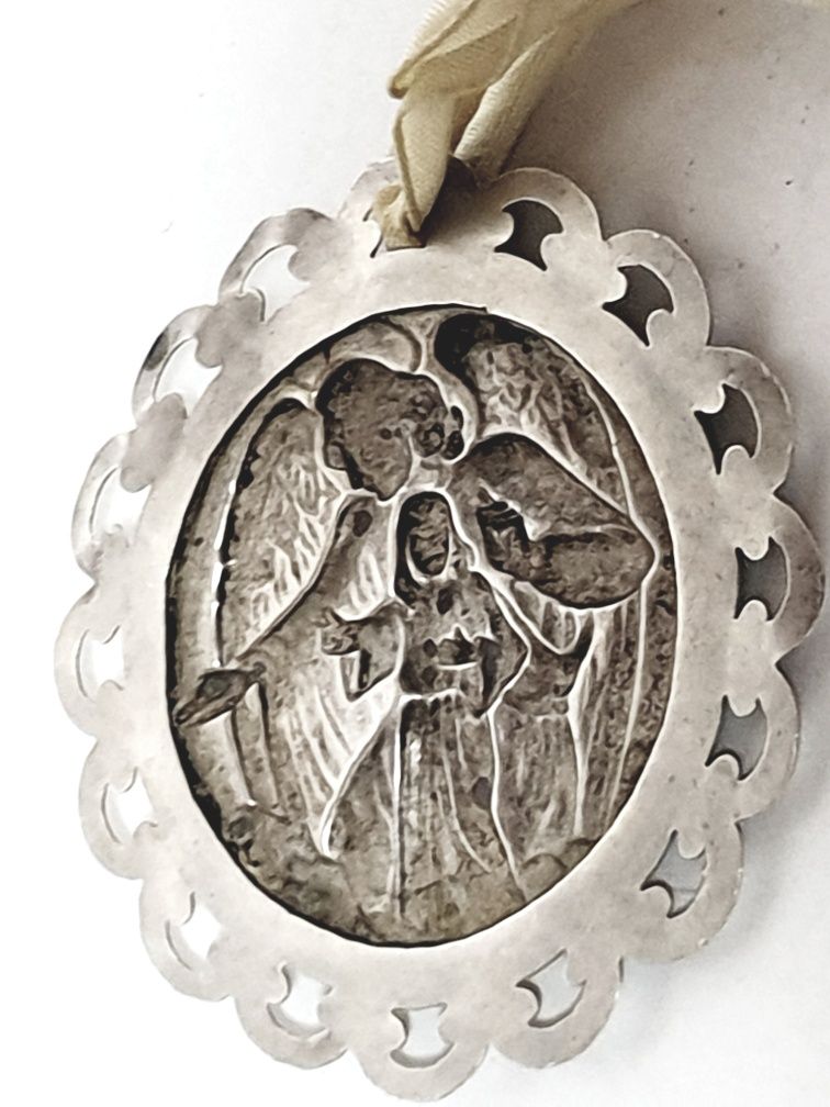 Lindo grande antigo pendente Anjo da Guarda em prata contrastada