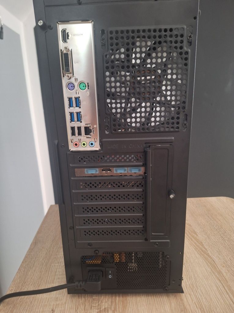 Komputer gamingowy / Rx5700XT / Ryzen 5 5500 / 32GB ramu /