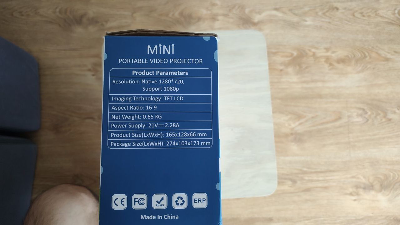 Mini projektor rzutnik nowy
