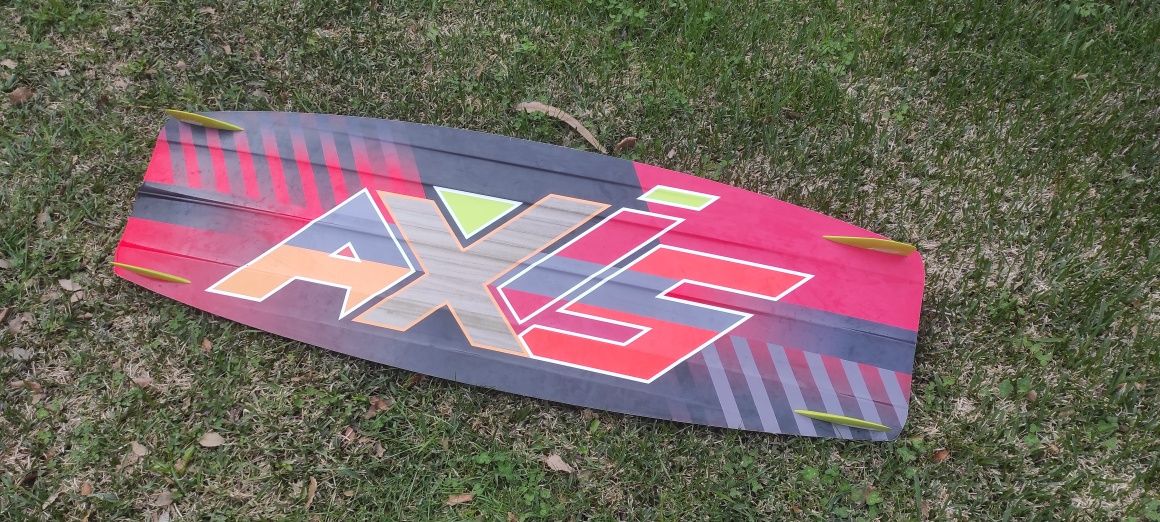 Kiitesurf board AXIS twintip 135x42