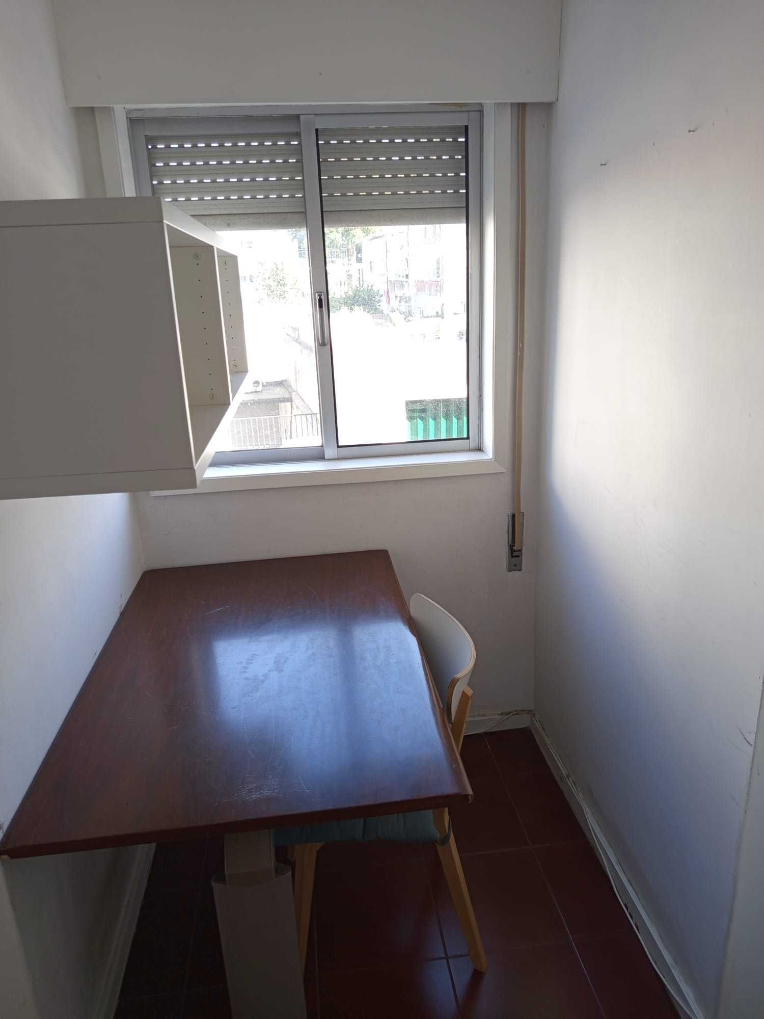Quarto para menina estudante