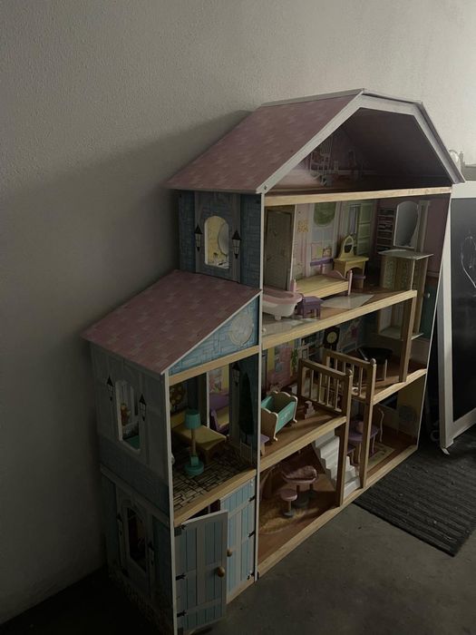 Vendo Casa de Bonecas