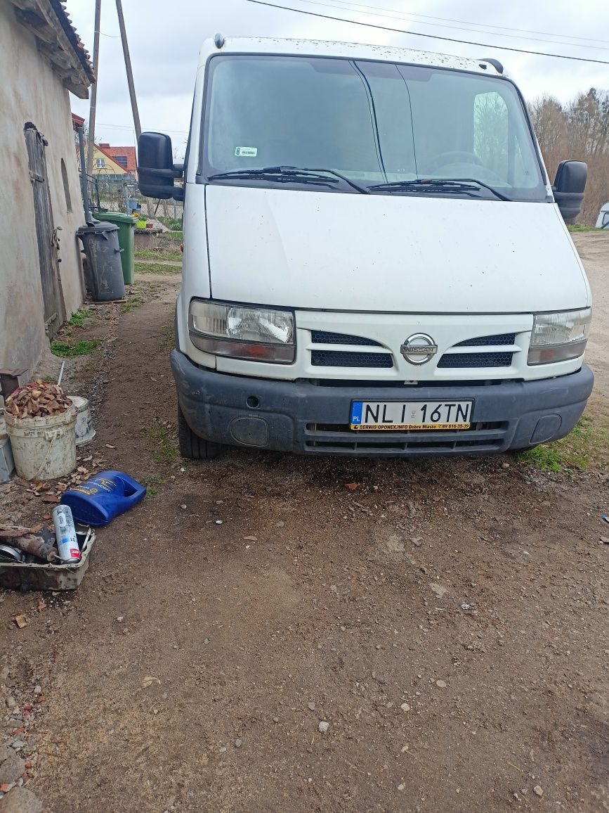 Bus Nissan Interstar