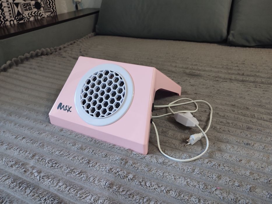 Продам витяжку лля манікюра