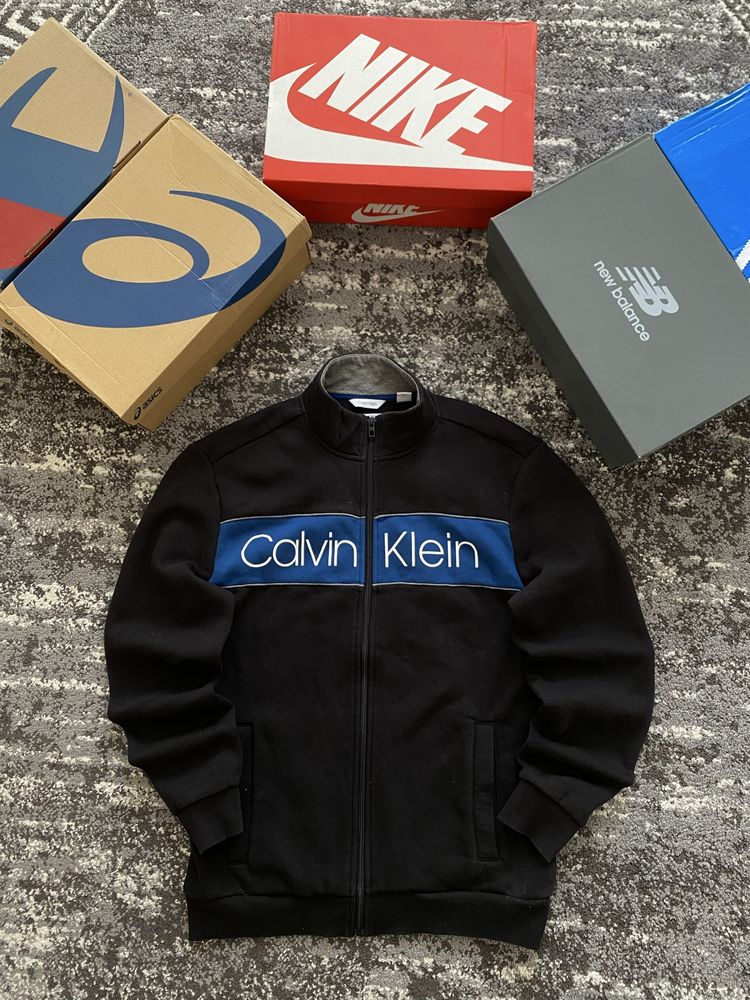 Олімпійка Calvin Klein М розмір