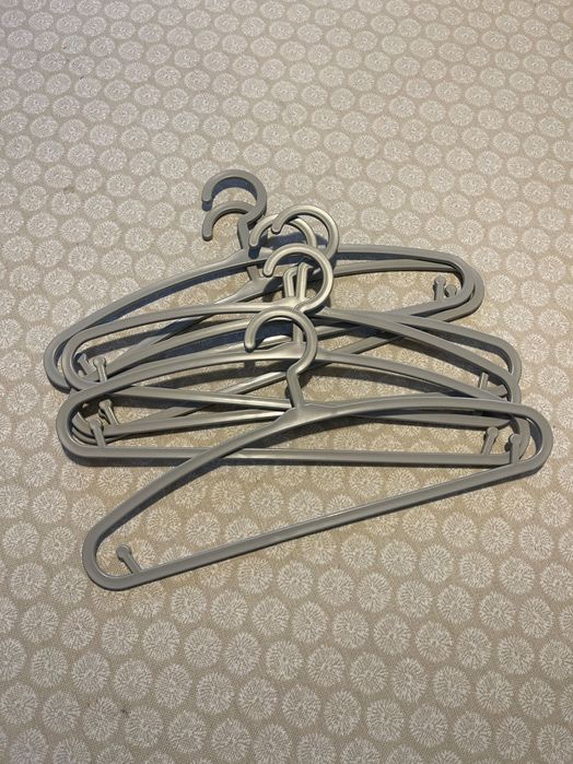 Vende-se Cabides de Criança