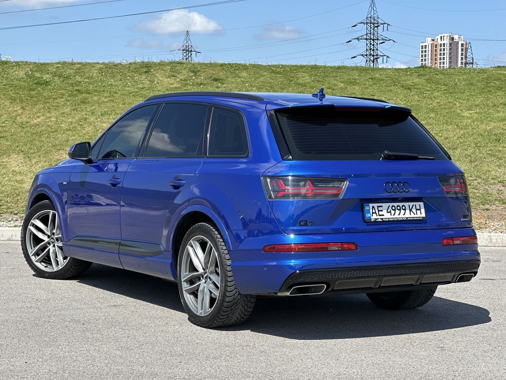 Audi Q7 2017 год