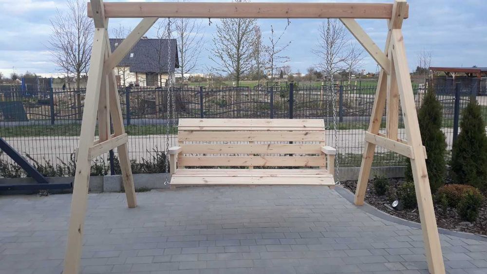 Huśtawka ogrodowa, drewniana z ławką