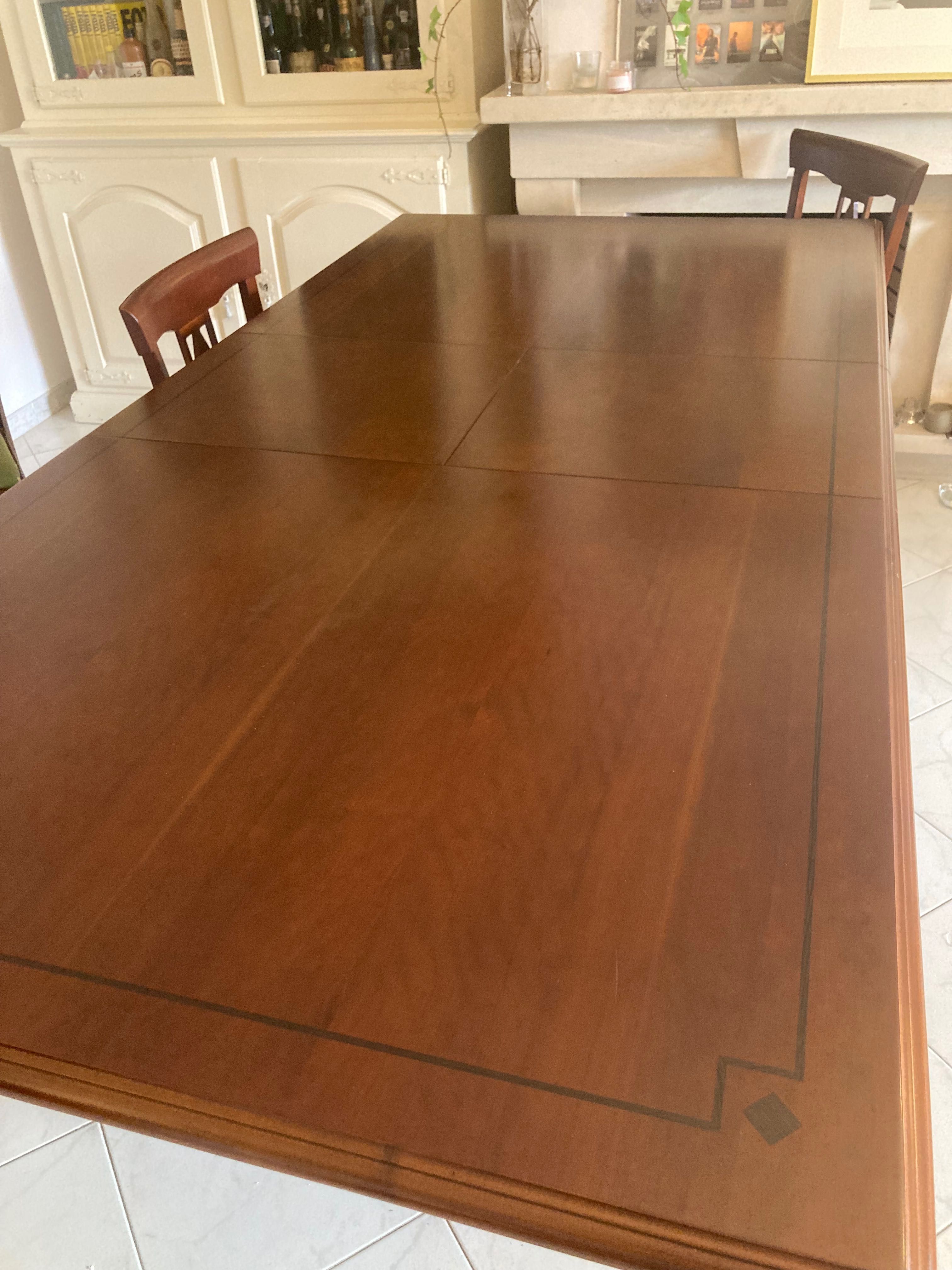 Mesa de jantar em cerejeira maciça