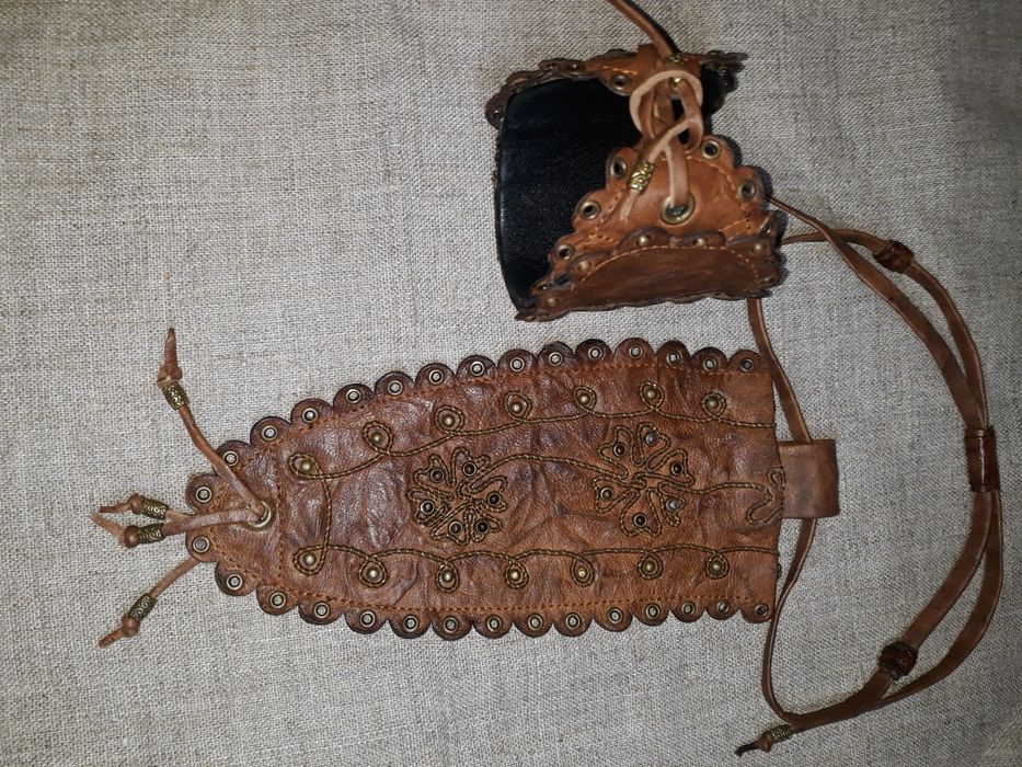 Винтажные украшение из кожи