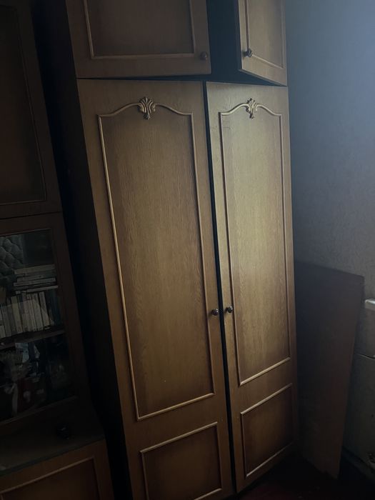 Віддам 2 шафи жля верхгього одягу