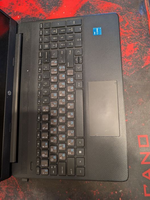 Laptop HP 15s-fq2434nw / Intel i3 / 8GB / SSD 256GB / FullHD / Windows