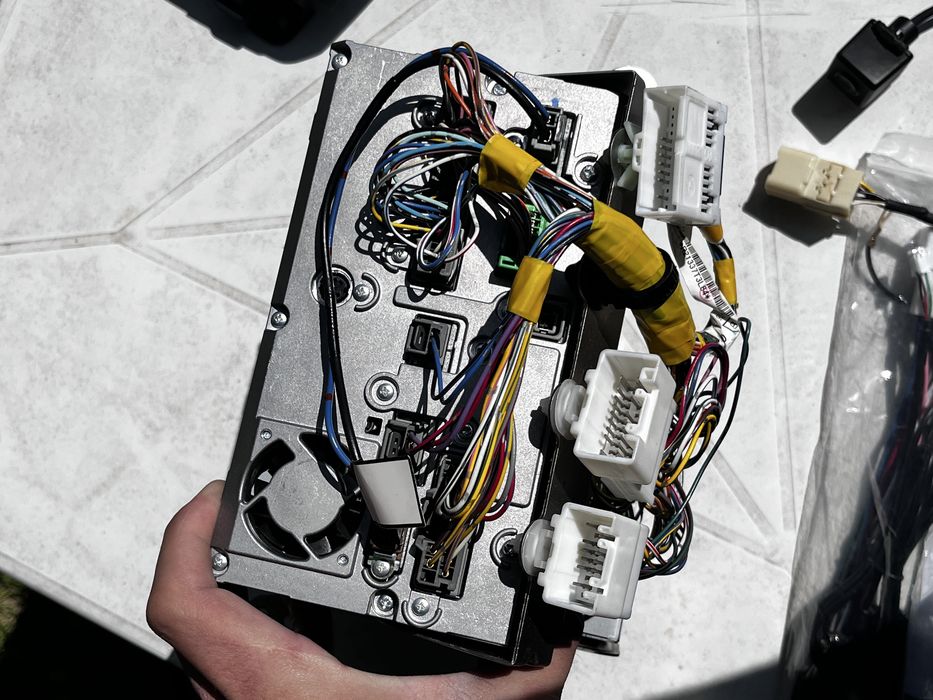 Оригінальна магнітола від Citroën C-Crosser