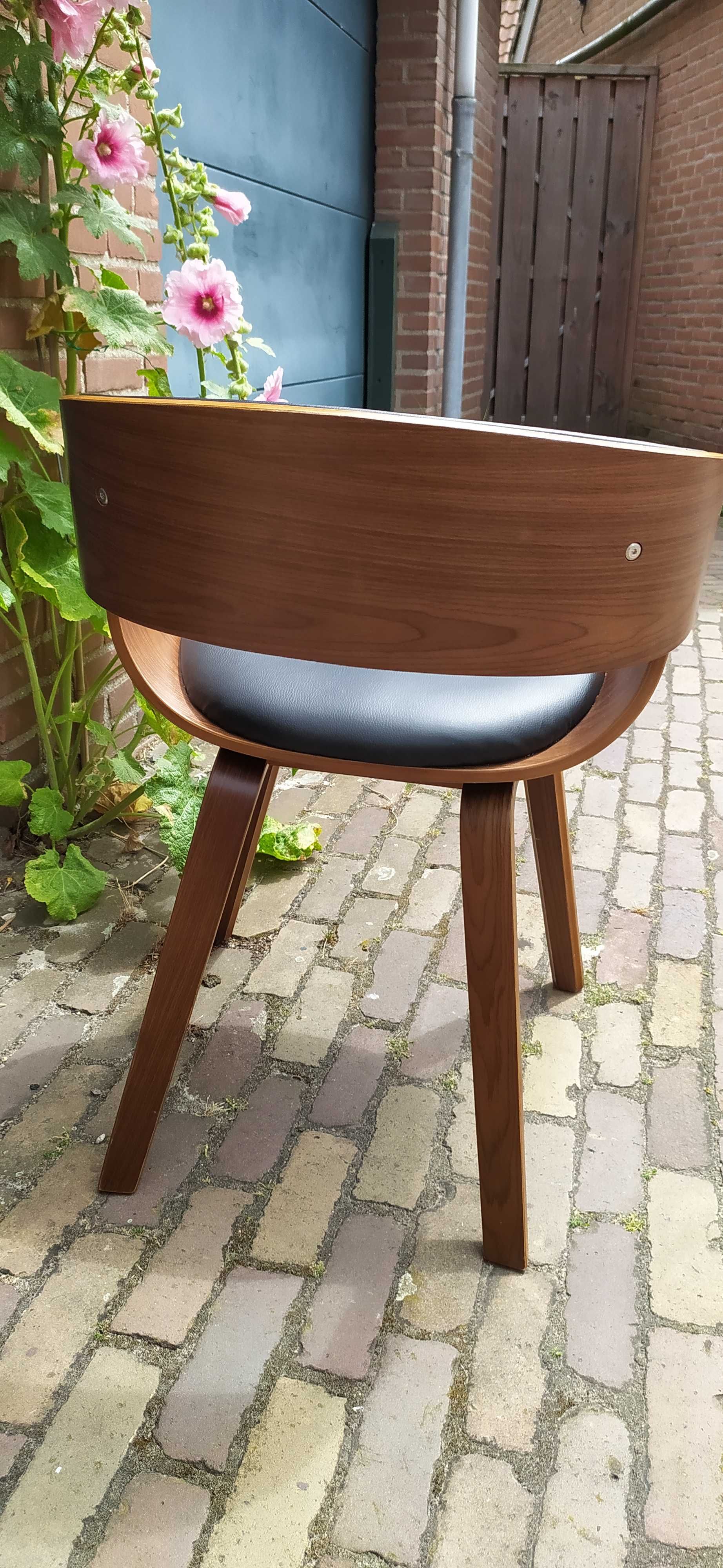 Gięte krzesło w stylu skandynawskim