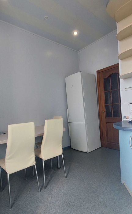 Продам 2-х кімнатну квартиру, вул. Семінарська.Сертифікат.