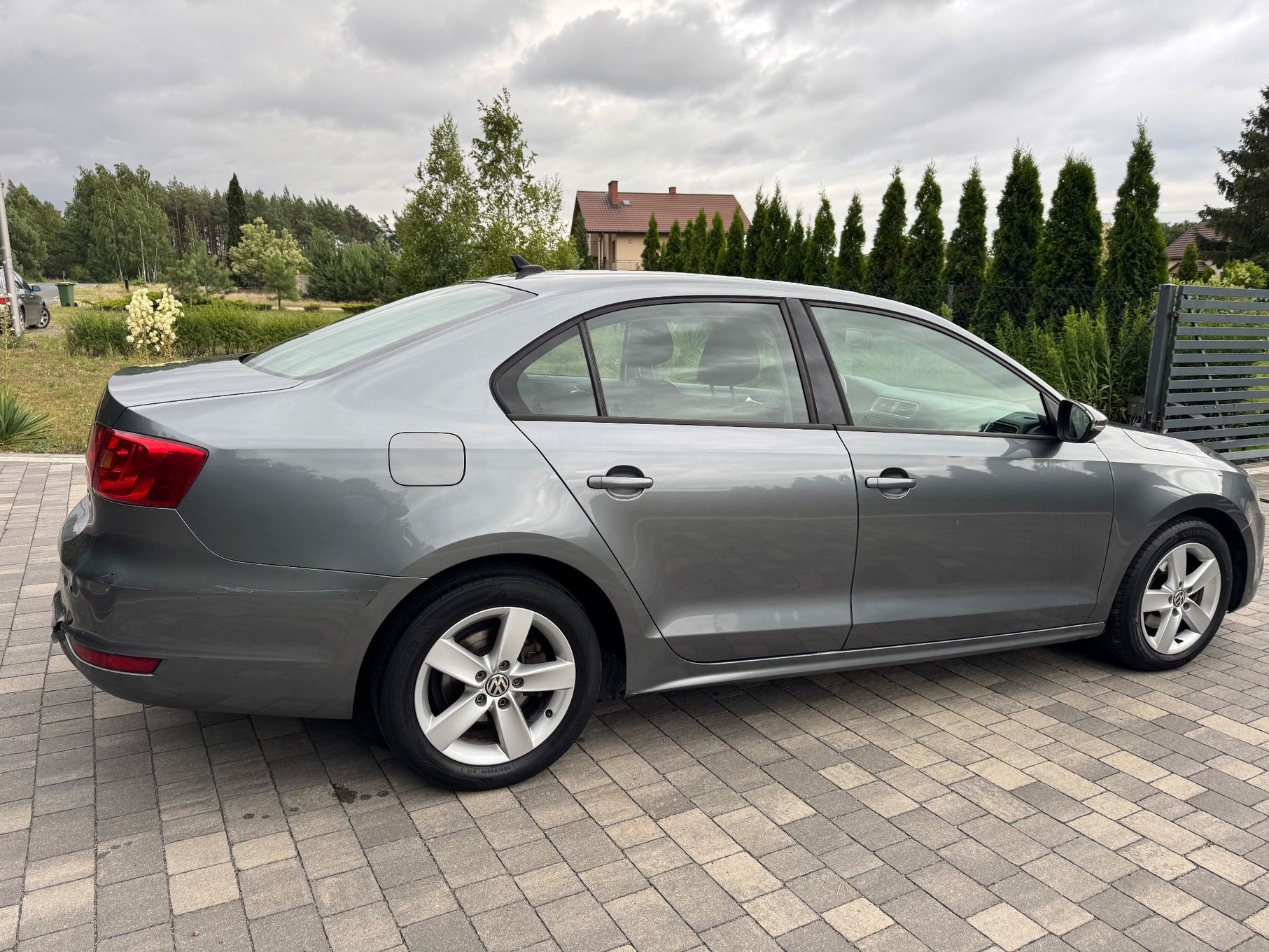 Volkswagen Jetta 1.6TDi 105KM * Navi * Klima * Alu *