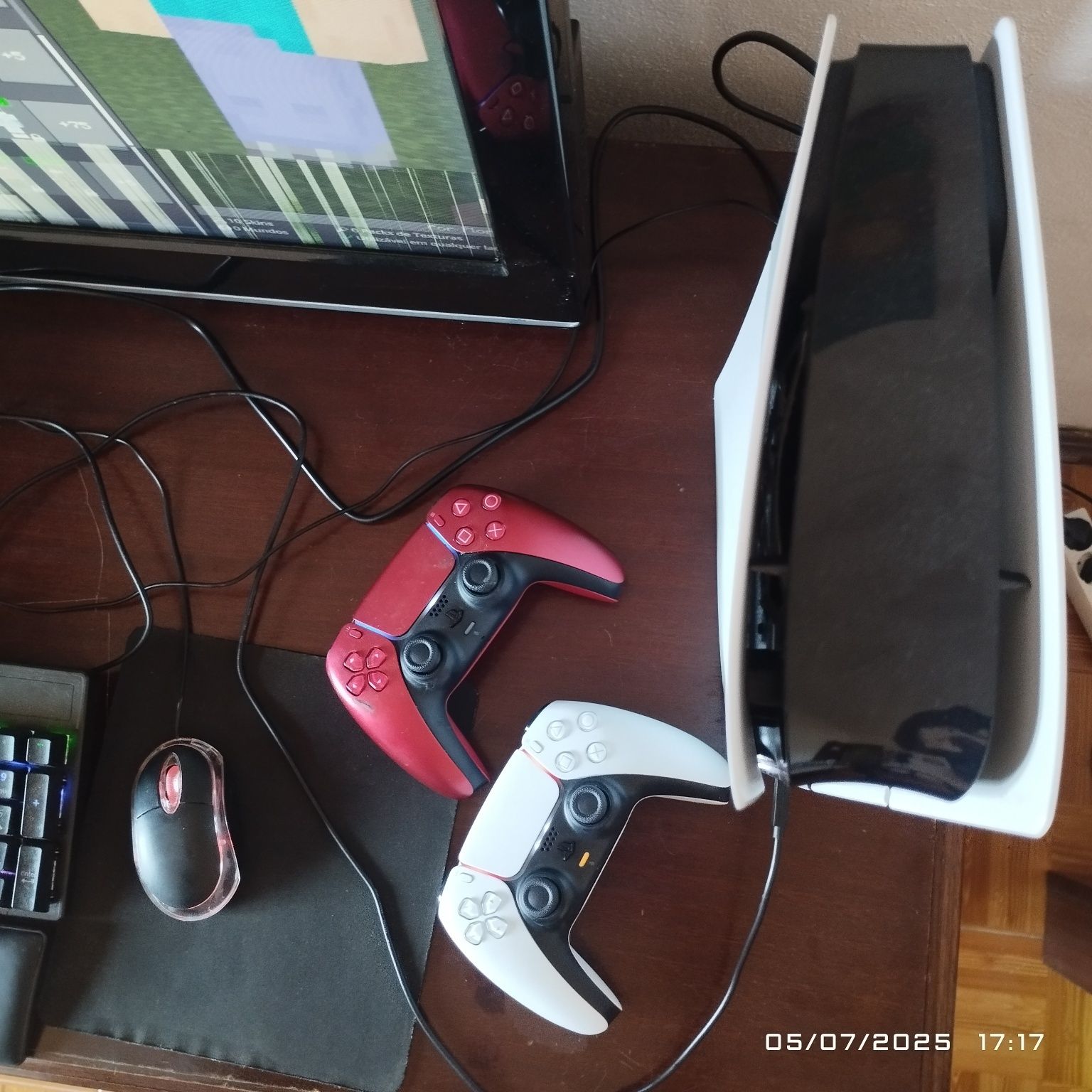 PLAYSTATION 5 (1TB) + 2 Comandos + 6 Jogos !!!