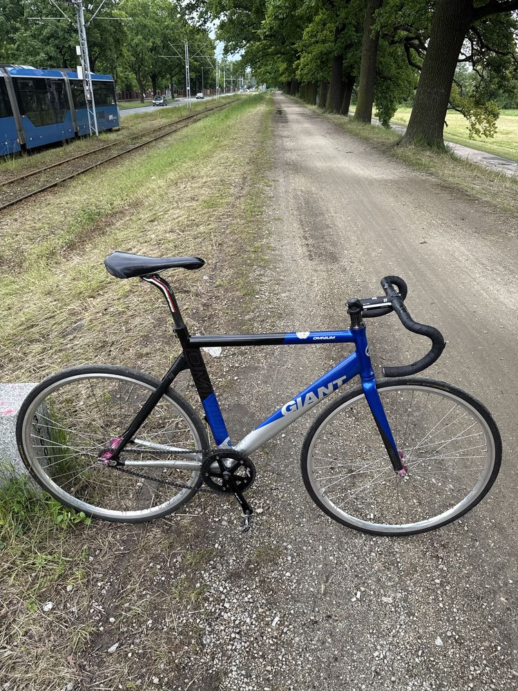 Fixed gear Ostre koło Giant omnium Mack