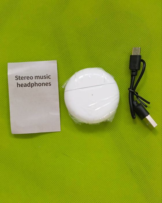 Air Pro 6 Bluetooth Headphones
With Microphone.
Bluetooth Version: 5.064729952738563123