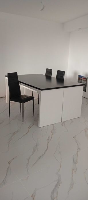 vendo mesa de sala 6 cadeiras e móvel de televisao