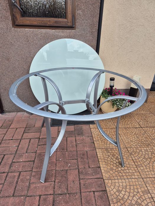 Stół aluminiowo-szklany stan BDB średnica 107 cm