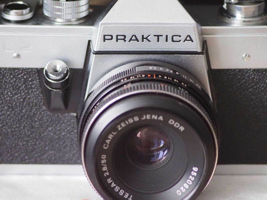 Объектив CARL ZEISS JENA 50 mm f 2.8 vs PRAKTICA L 2 DDR M42