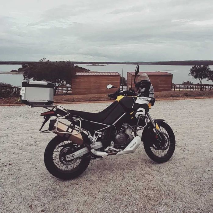 Aprilia tuareg 660