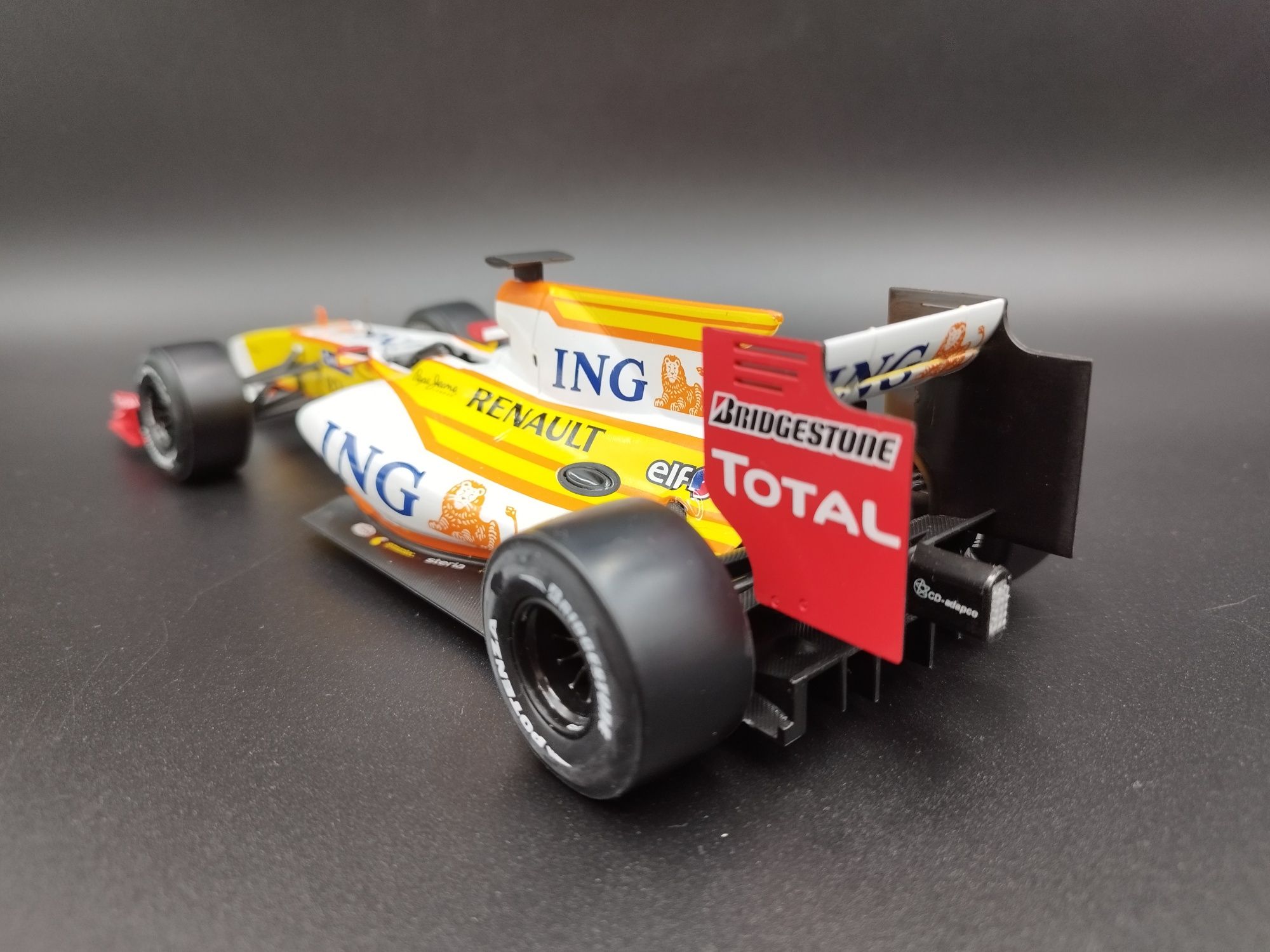 1:18 Norev F1 Team ING Renault R29 Piquet model