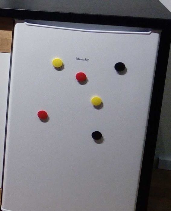 Nowa mała lodówka pod blatowa BLUESKY ( zapakowana ) BTT970W-19