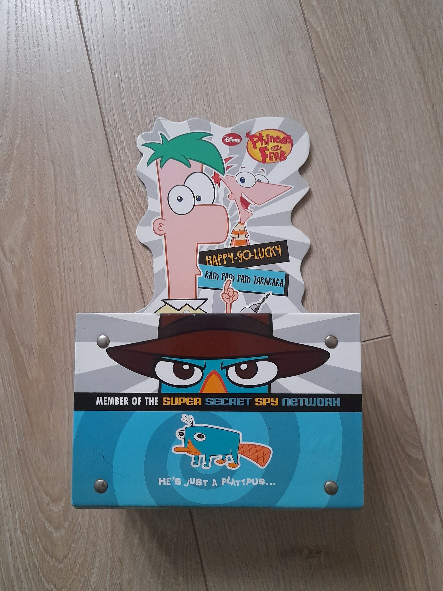 Przybornik biurkowy Fineasz i Ferb