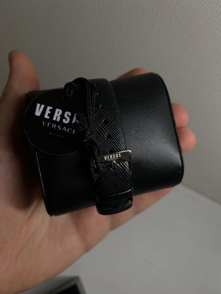 Жіночий годинник Versace Versus