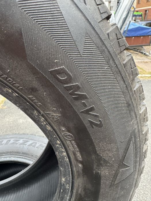 265/60 R18 Bridgestone blizzak DMV2 комплект зимової гуми