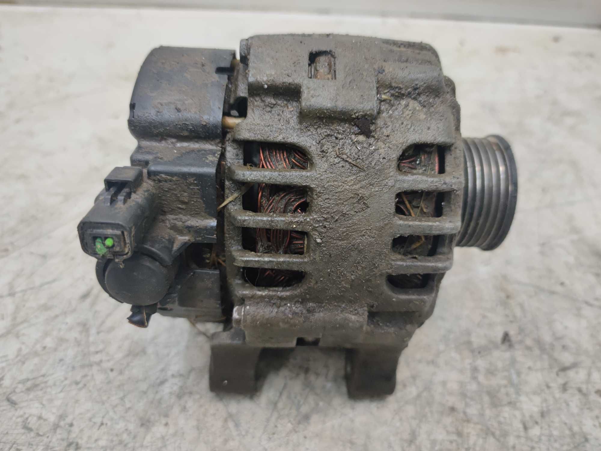Peugeot 206 1.4 8V Alternator Valeo Oryginał