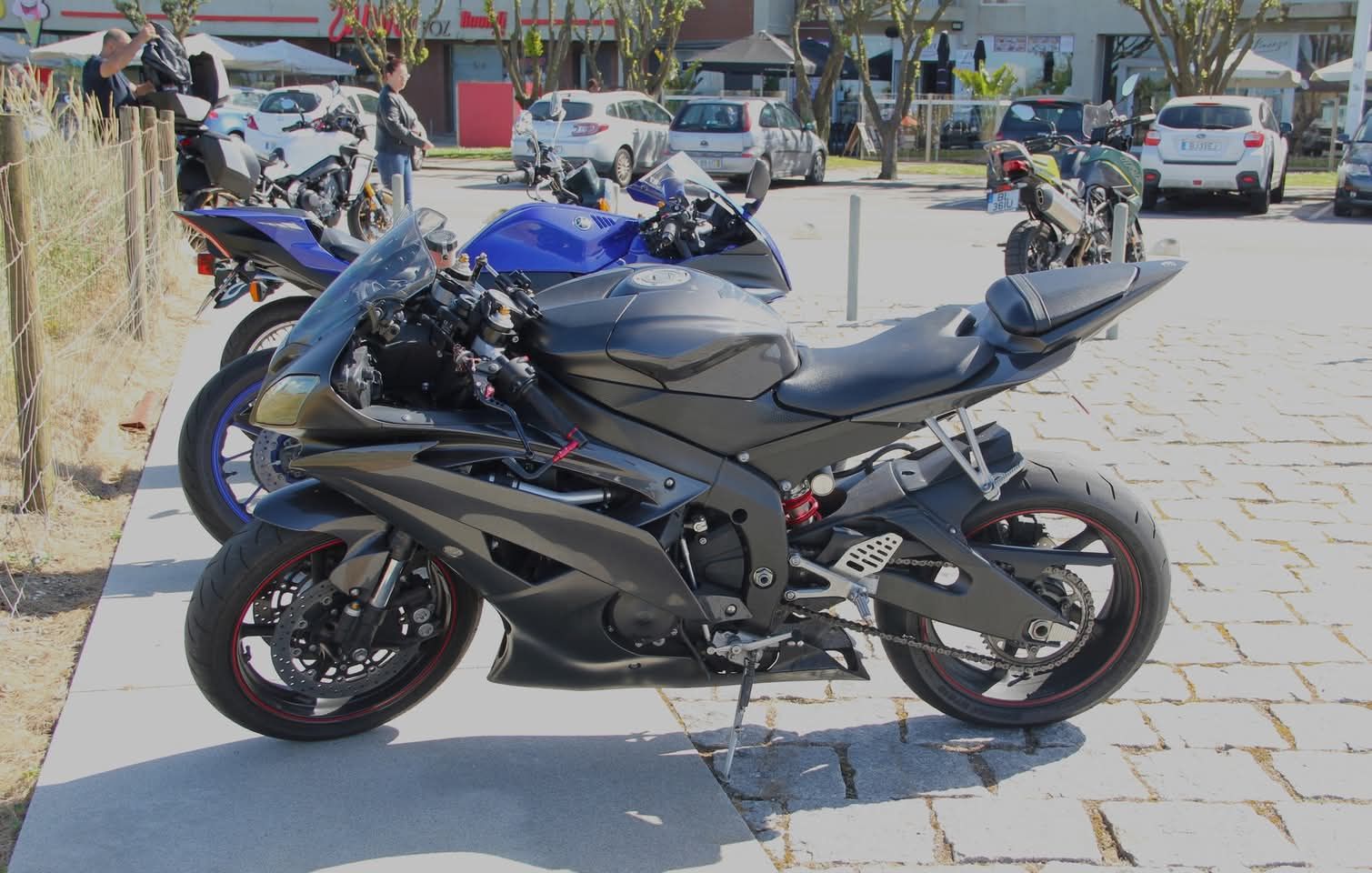 Moto Yamaha R6 YZf