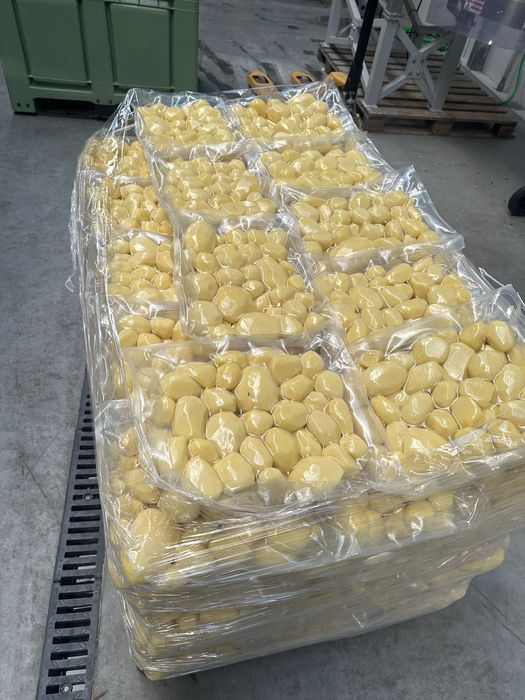 Ziemniaki oraz warzywa obrane pakowane Vaccum  na rynku