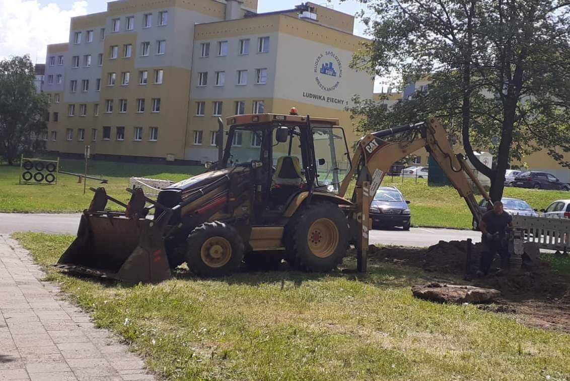 Usługi koparko-ładowarką Roboty ziemne Koparka Przyłącza Ruda Śląska