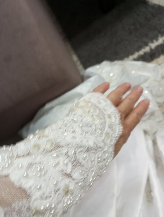 Вінтажна весільна сукня Alfred Angelo.