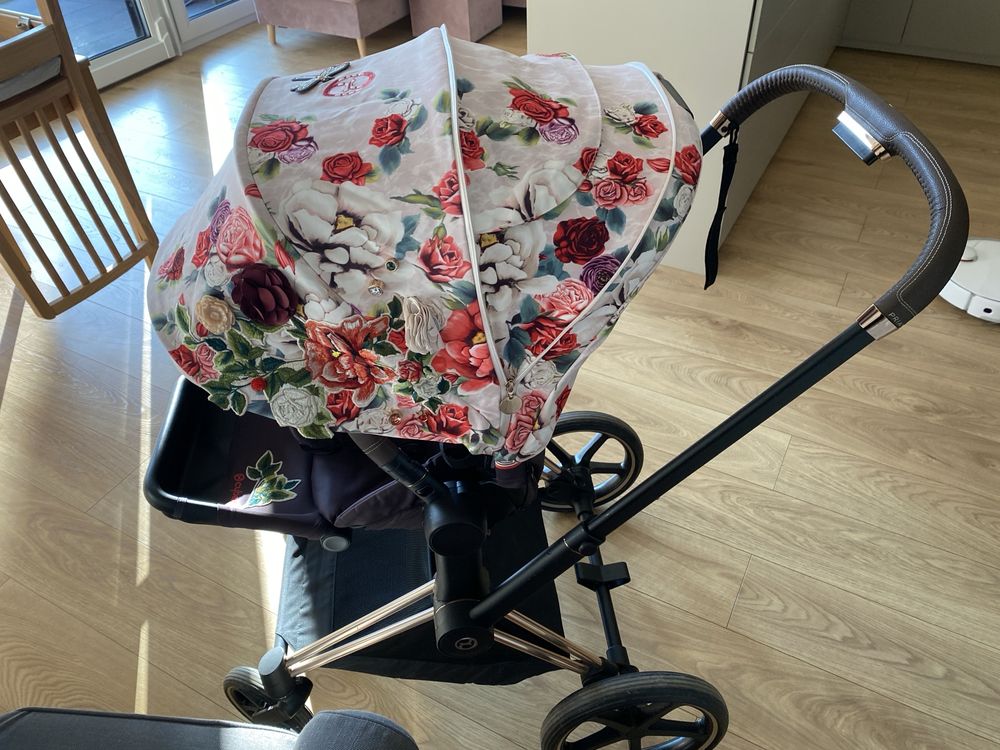 Cybex Priam 2.0 Spring Blossom Light Spacerowy