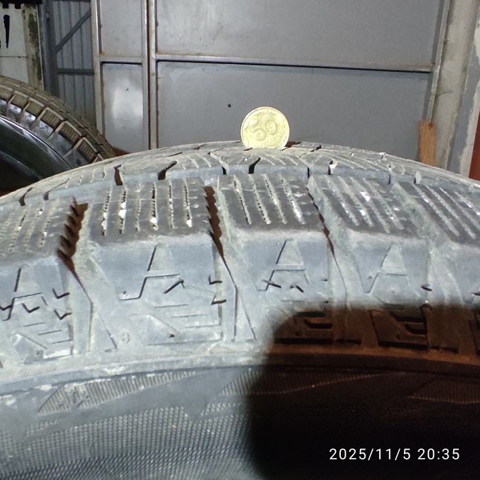 Шини б/у зима 225/60/R17 Kapsen