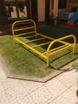 2 Camas Amarela em Metal