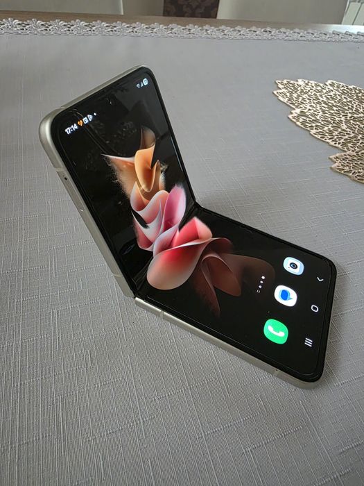 Samsung Galaxy z flip 3