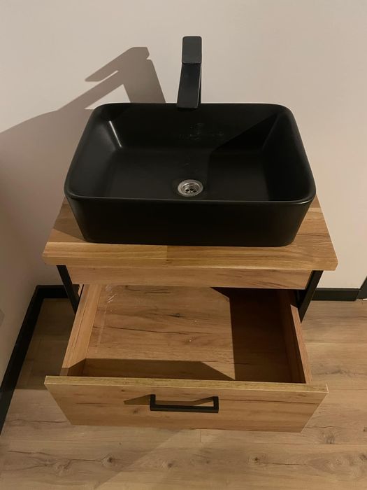 Zestaw umywalka z szafką, bateria loft